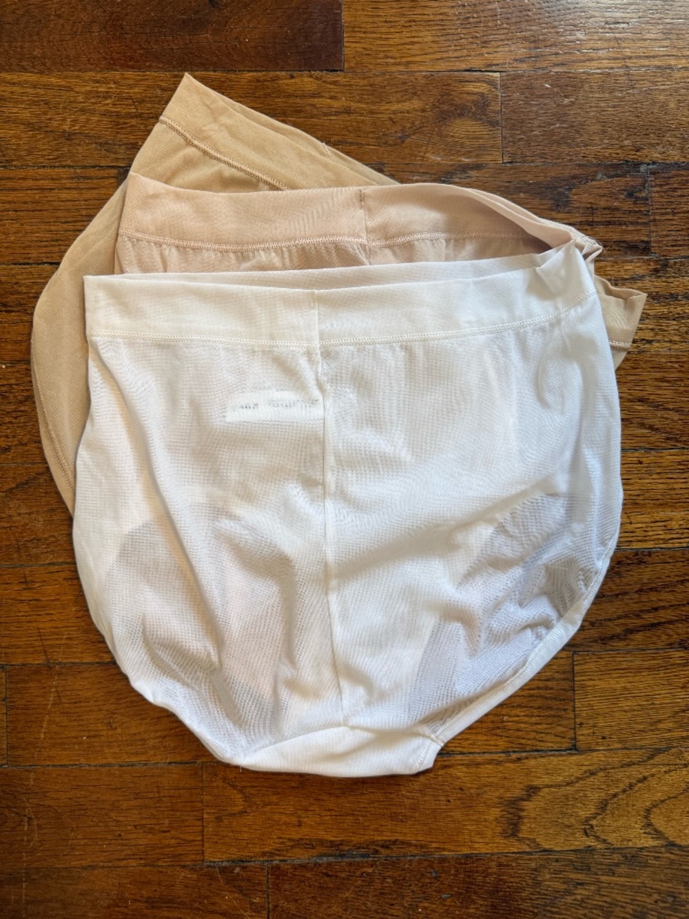 NWT, Women's 3-pack, Bali Briefs, Smoothing, Size L/7